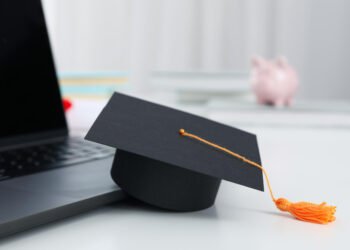 Community College Scholarships: Types and Eligibility