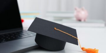 Community College Scholarships: Types and Eligibility