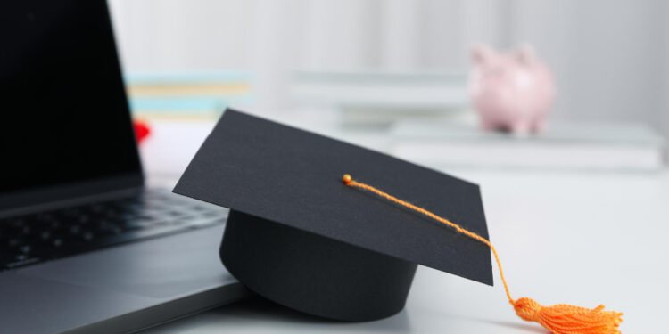 Community College Scholarships: Types and Eligibility