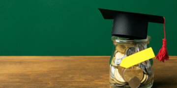 Explore Graduate Student Scholarships for Higher Education